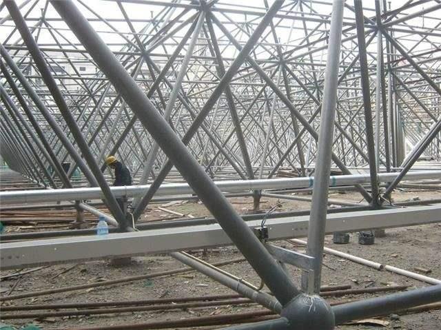 上海盘点螺栓球网架对选材方面的4点要求